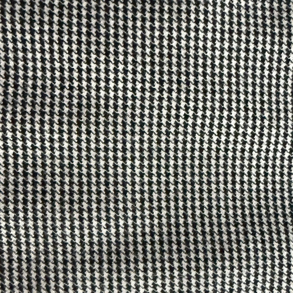 ✝️ A&F | Classic Houndstooth Mini Skirt - Picture 2 of 11